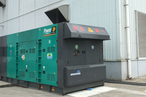 王五镇燃油滤清器的更换流程是怎样的？