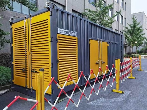 王五镇如何使用转速表检查发动机的转速？